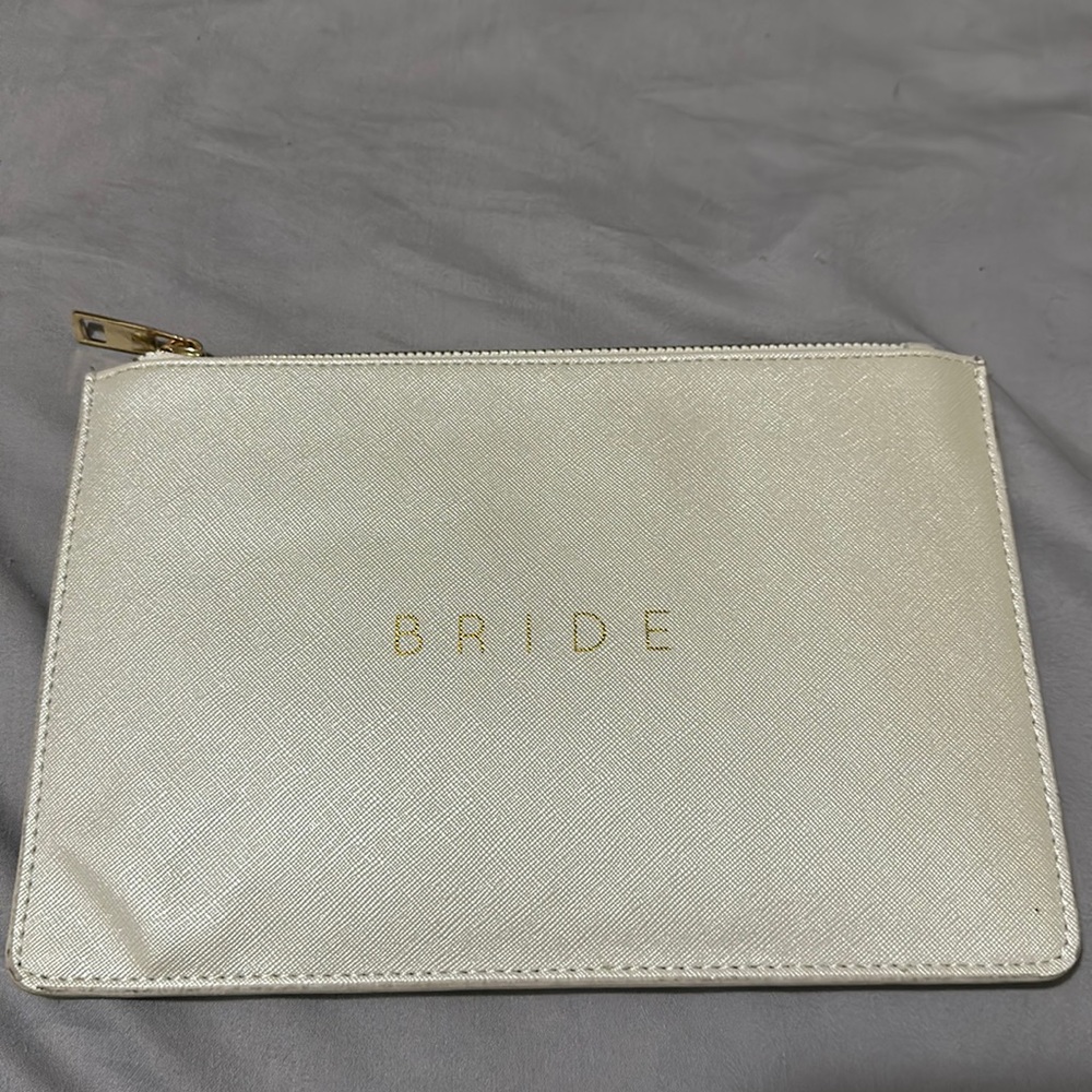 Wristlet wallet